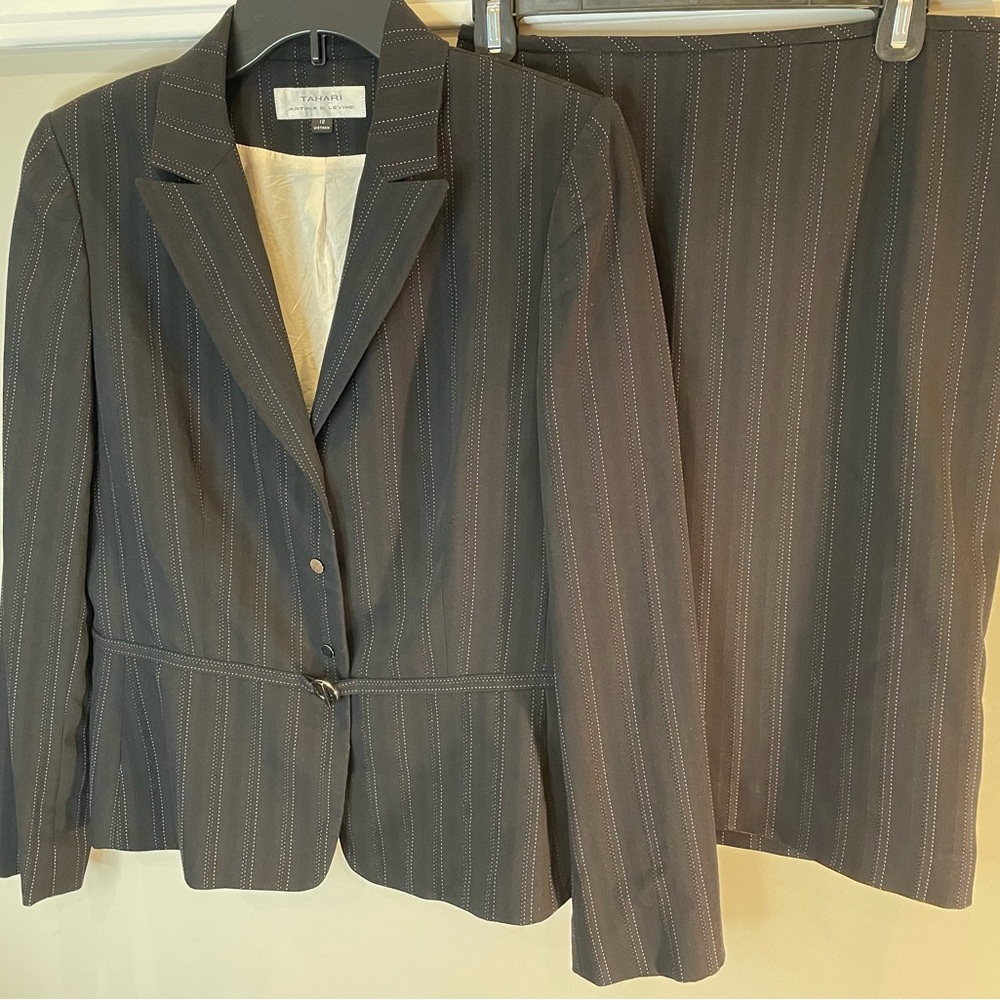 Tahari Gray Skirt Set Professional Pencil Style